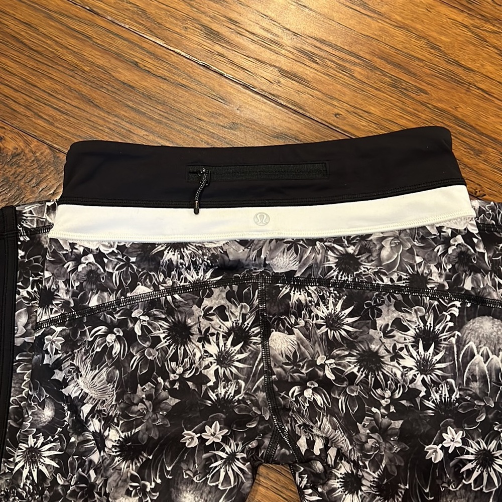 Lululemon Floral Leggings - Picture 5 of 5